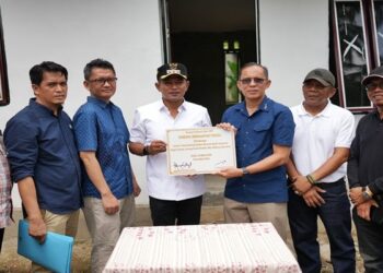 Bupati Solok Serahkan 6 Rumah Huntap untuk Korban Bencana di Selayo
