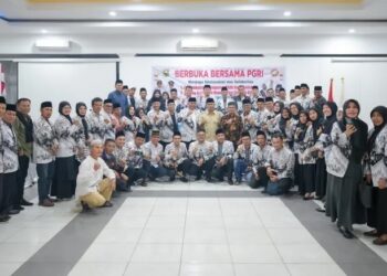 Buka Puasa Bersama PGRI, Bupati Solok Apresiasi Peran Guru dalam Membangun Generasi