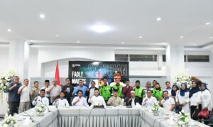 Bertepatan dengan peringatan Hari Buruh Internasional (May Day) 2026, Wali Kota Padang Fadly Amran, menggelar pertemuan bersama sejumlah serikat pekerja yang tergabung dalam Federasi Serikat Pekerja Metal Indonesia (FSPMI) Kota Padang, di Kediaman Resmi Wali Kota, Jumat (1/5/2026).