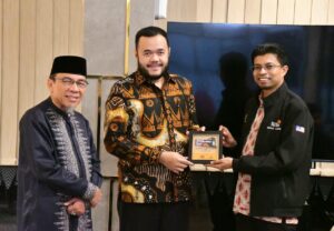 Pemerintah Kota (Pemko) Padang terus berupaya memperluas akses pendidikan internasional dengan menggandeng perguruan tinggi di Malaysia. Langkah ini diarahkan untuk mendorong lahirnya generasi muda Kota Padang yang berdaya saing global melalui skema beasiswa double degree hingga co-funding.