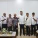 Wali Kota Padang Fadly Amran menerima kunjungan Pengurus Kampung Keluarga Berkualitas (KB) Baringin Sakti, Kelurahan Koto Baru Nan XX, Kecamatan Lubuk Begalung, di Rumah Dinas Wali Kota Padang, Rabu (6/5/2026).