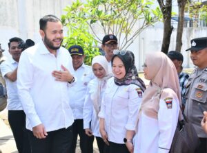 Wali Kota Padang Fadly Amran, meninjau langsung progres rehabilitasi dan rekonstruksi (rehab-rekon) Pusat Kesehatan Masyarakat (Puskesmas) Ulak Karang, Rabu (6/5/2026), guna memastikan pemulihan fasilitas kesehatan pascabencana berjalan optimal.