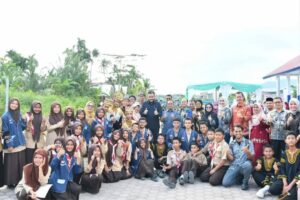 Ketua DPRD Kota Padang Muharlion, mengapresiasi langkah PT PLN (Persero) Unit Induk Distribusi Sumatera Barat yang membangun fasilitas toilet baru di enam sekolah di Kota Padang melalui program Tanggung Jawab Sosial dan Lingkungan (TJSL). 