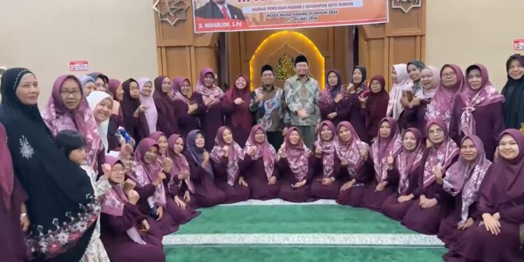 Ketua DPRD Kota Padang Muharlion, komitmen menyerap langsung kebutuhan masyarakat melalui kegiatan Reses Masa Sidang III Tahun 2026 yang digelar di Masjid Jihad, Komplek Jihad Persada RW 010, Sabtu (2/5/2026).