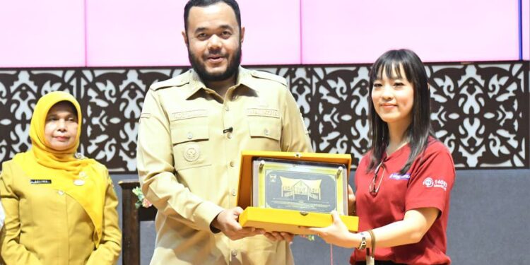 Wali Kota Padang, Fadly Amran, menegaskan, pentingnya donor darah sebagai bentuk kepedulian sosial sekaligus upaya menyelamatkan nyawa sesama.
