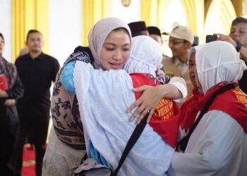83 Calon Jemaah Haji Dilepas Bupati dan Wabup Dharmasraya