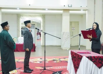 Bupati Lantik Sekda Dharmasraya, Ini Dia Sosoknya