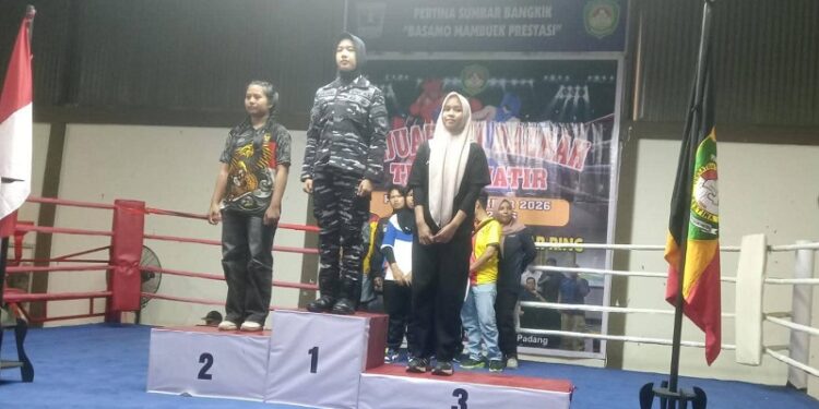 Atlet Tinju Amatir Dharmasraya Raih 1 Emas, 2 Perak dan 1 Perunggu Kejurda di Padang
