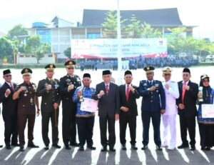 Pemerintah Kota (Pemko)  menggelar Upacara Peringatan Hari Lahir Pancasila Tingkat Kota Padang Tahun 2026 dengan khidmat di Lapangan Upacara Balai Kota Padang, Aie Pacah, Senin (1/6/2026).