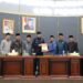 Pimpinan DPRD Kota Padang saat menetapkan Perda Penguatan Lembaga Adat