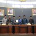 Wakil Walikota Padang Maigus Nasir saat menyerahkan Laporan Keterangan Pertanggungjawaban Tahun 2025