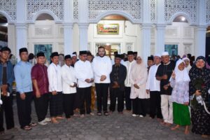 Pemerintah Kota Padang menegaskan komitmennya, untuk terus memperkuat program Smart Surau sebagai benteng moral, agama, dan pendidikan bagi generasi muda.