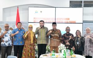 Pemerintah Kota (Pemko) Padang memperkuat komitmennya, dalam menghadirkan pelayanan publik yang berkualitas melalui penandatanganan nota kesepahaman dengan Ombudsman Republik Indonesia (RI) tentang Sinergi Peningkatan Kualitas Penyelenggaraan Pelayanan Publik di lingkungan Pemko Padang.