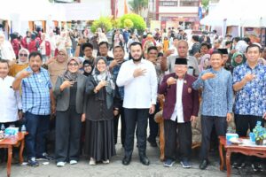 Wali Kota Padang Fadly Amran, membuka secara resmi event Smart Entrepreneur Expo 2026 yang digelar Universitas Eka Sakti-Akademi Akuntansi Indonesia (UNES-AAI) Padang di pelataran kampus setempat, Sabtu (13/6).
