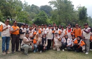 Wakil Wali Kota Padang Maigus Nasir, menutup kegiatan Pelatihan dan Jambore Kelompok Siaga Bencana (KSB) Kota Padang Tahun 2026 yang diselenggarakan oleh Badan Penanggulangan Bencana Daerah (BPBD) Kota Padang, di Bumi Perkemahan ABG, Lubuk Minturun, Minggu (14/6).