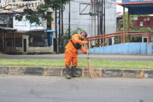 Pemerintah Kota Padang terus memperkuat kualitas layanan kebersihan , sebagai bagian dari upaya membangun ruang publik yang sehat, nyaman, dan layak huni. 