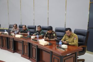 suasana paripurna yang tampak serius.