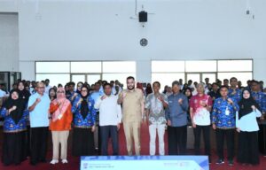 Wali Kota Padang Fadly Amran, memimpin Rapat Evaluasi Pelaksanaan Program Makan Bergizi Gratis (MBG) di Kota Padang di Aula Bagindo Aziz Chan Balai Kota Padang, Aie Pacah, Rabu (17/6).