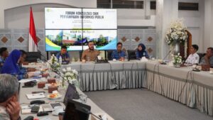 Wali Kota Padang Fadly Amran hadiri Forum Konsultasi Publik dan Penyampaian Informasi Publik terkait, Studi Analisis Mengenai Dampak Lingkungan (Amdal) dan Environmental and Social Impact Assessment (ESIA) rencana pengembangan RSUP Dr. M. Djamil, Rabu (15/6).