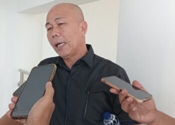 Sebagai Anggota Komisi II DPRD Kota Padang Faisal Nasir, mendorong Pemerintah Kota Padang untuk segera mempercepat digitalisasi sistem pajak dan retribusi daerah guna meminimalisir kebocoran Pendapatan Asli Daerah (PAD), khususnya dari sektor perparkiran.