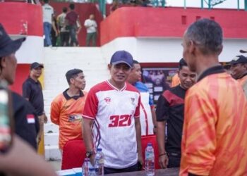 Bupati Solok Buka Turnamen Sepak Bola Supayang Legend Cup U-40