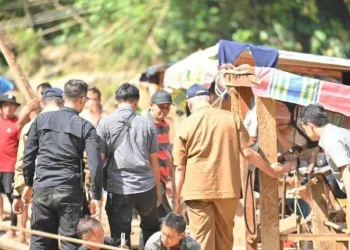 Gubernur Mahyeldi Tinjau Tambang Emas Ilegal di Sijunjung