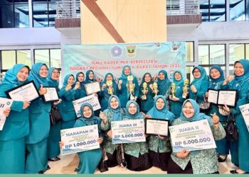 Nia Jon Firman Pandu Bawa TP-PKK Kabupaten Solok Raih Sejumlah Penghargaan Tingkat Provinsi