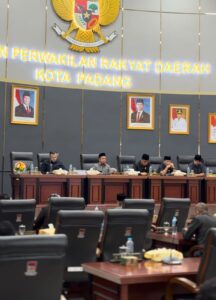 Sidang paripurna berjalan khidmat