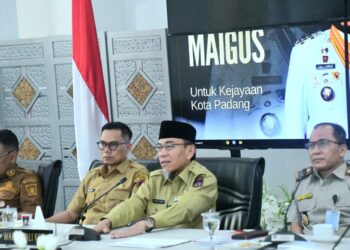 Wakil Wali Kota Padang Maigus Nasir, mengikuti Rapat Evaluasi Bantuan Stimulan Rumah Rusak Pascabencana Hidrometeorologi yang dipimpin Kepala Badan Nasional Penanggulangan Bencana (BNPB), Letjen TNI Suharyanto, Senin (6/7).