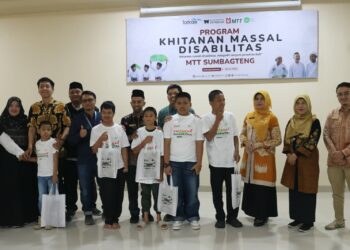 Pemerintah Kota (Pemko) Padang terus memperkuat pelayanan kesehatan yang inklusif, dengan memastikan penyandang disabilitas memperoleh akses layanan medis yang aman dan berkualitas. Komitmen tersebut diwujudkan melalui Program Khitan Massal Disabilitas 2026 yang digelar di Rumah Sakit Islam Siti Rahmah, Kamis (9/7).