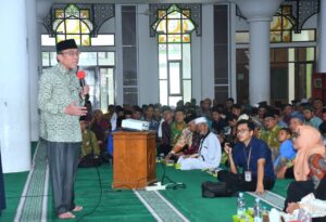 Pemerintah Kota Padang mengokohkan, pembangunan karakter generasi muda dengan mengintegrasikan pendidikan Al-Qur'an ke dalam pembinaan berbasis masjid