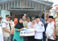 Pemerintah Kota (Pemko) Padang bergerak cepat, memberikan bantuan kepada dua kepala keluarga (KK) yang terdampak musibah kebakaran di Jalan Karang Putih No. 52 dan No. 66, RT 02 RW 02, Kelurahan Batu Gadang, Kecamatan Lubuk Kilangan.