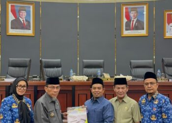 DPRD Kota Padang Sahkan Ranperda APBD Perubahan Tahun 2026 Menjadi Perda