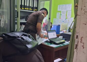 Dugaan Rasuah, Kejari Dharmasraya Geledah Kantor Dinas Lingkungan Hidup