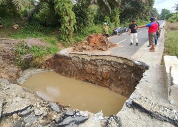 Gorong-Gorong Putus di Simalidu, Pemkab Dharmasraya Pasang Delapan Box Culvert
