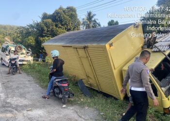 Kecelakaan Beruntun Lima Kendaraan di Jalinsum Dharmasraya, Tiga Orang Terluka