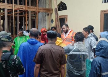 Wali Kota Padang Peninjauan dan Penanganan Banjir di Kota Padang