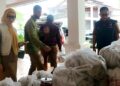Pemerintah Kota (Pemko) Padang di bawah pimpinan Wali Kota Padang Fadly Amran, Wakil Wali Kota Padang Maigus Nasir, Sekda Kota Padang Raju Minropa, serta seluruh jajaran Organisasi Perangkat Daerah (OPD) bergerak cepat melakukan reaksi tanggap bencana untuk membantu korban terdampak banjir hidrometeorologi di daerah tersebut.