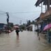 Hujan dengan intensitas tinggi di Kota Padang sepanjang, Senin (3/8) ini mengakibatkan, luapan air yang merendam pemukiman dan sebagian rumah warga di beberapa kelurahan Kecamatan Bungus Teluk Kabung.
