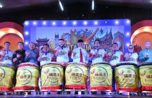 Wali Kota Padang Fadly Amran, mengapresiasi Festival Kota Tua 2026 sebagai etalase keberagaman budaya, sekaligus penggerak ekonomi dan pariwisata untuk memperkuat Kota Padang sebagai kota gastronomi dunia.