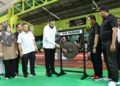 Wali Kota Padang  Fadly Amran, menutup secara resmi Kejuaraan Pencak Silat Wali Kota Cup II Tahun 2026 yang berlangsung di GOR FKKSP PT Semen Padang, Sabtu (15/8).