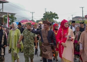 Pawai Alegoris HUT Ke-81 RI di Kabupaten Solok, Ribuan Warga Tumpah Ruah