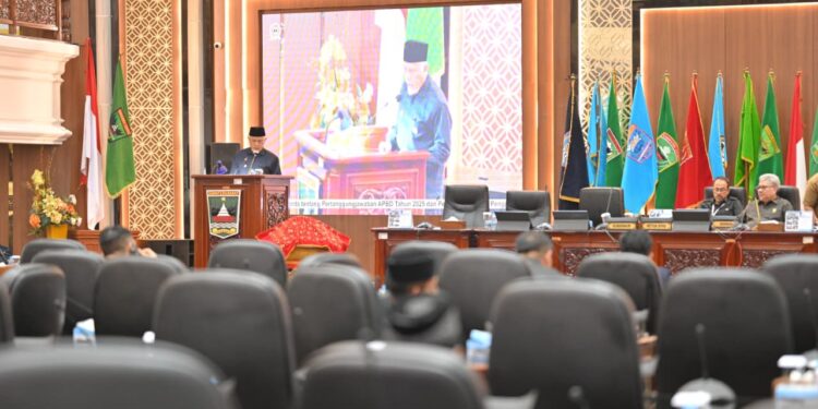 APBD 2025 Sumbar Lolos di DPRD, Catatan Efisiensi Jadi Pekerjaan Rumah Pemerintah Daerah