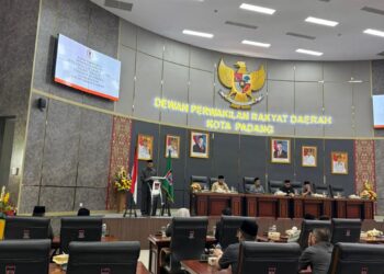 Sidang paripurna DPRD kota Padang dihadiri seluruh Anggota DPRD Kota Padang