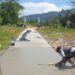 Dinas Perumahan dan Kawasan Permukiman (Perkim) Kota Padang terus melaksanakan pembangunan dan pemeliharaan infrastruktur lingkungan, khususnya jalan lingkungan dan saluran drainase yang menjadi kewenangan perangkat daerah tersebut.
