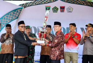 Wakil Wali Kota Padang Maigus Nasir, hadiri pembukaan Pekan Olahraga dan Seni Antar Diniyah (Porsadin) ke-VII Tingkat Provinsi Sumatera Barat (Sumbar) Tahun 2026, di pelataran Masjid Agung Nurul Iman, Sabtu (5/9).