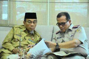 Wakil Wali Kota Padang Maigus Nasir, menemui Kepala Kantor Pertanahan Kota Padang Hanif, untuk membahas sejumlah persoalan pertanahan yang dihadapi masyarakat dan sejumlah instansi di Kota Padang. Pertemuan berlangsung di Kantor Pertanahan Kota Padang, Senin (7/9).