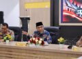 Wakil Wali Kota Padang Maigus Nasir menghadiri, Rapat Koordinasi (Rakor) Tim Kewaspadaan Dini Pemerintah Daerah (TKPKD) Kota Padang.