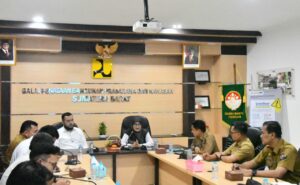 Wali Kota Padang Fadly Amran, melakukan audiensi dengan Kepala Balai Penataan Bangunan Prasarana dan Kawasan (BPBPK) Sumatera Barat (Sumbar), Maria Doeni Isa, di Kantor BPBPK Sumbar, Selasa (15/9).