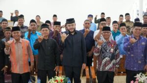 Wali Kota Padang Fadly Amran membuka secara resmi Pelatihan Imam Masjid/Musala se-Kenagarian Limau Manis dan Muzakarah Ulama tentang Tradisi Manujuh, 40 dan 100 Hari, di Aula PLB Kampus IV Universitas Negeri Padang (UNP), Kelurahan Limau Manis, Kecamatan Pauh.